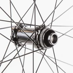 EASTON Roue EA70 AX Disc Front 700C - 15x100/9x100 -Vélos Soldes Boutique Easton LRS 15 15x100 9x100 1 scaled